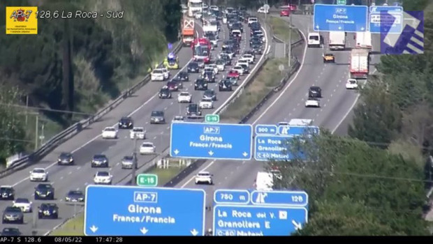 ep archivo   retenciones de hasta 15 kilometros en puntos de la ap 7 en las provincias de barcelona