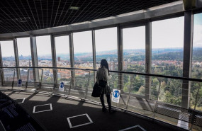 ep archivo   una mujer visita el mirador del faro de moncloa a 3 de abril de 2021 en madrid espana