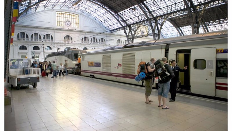 ep archivo uno de los trenes del interrail estacionado ep archivo uno de los trenes del interrail estacionado