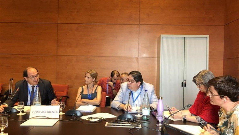 El Director General De Vitaldent, Javier Martín, Durante Una Comparecencia En El Parlamento De Cataluña. | VITALDENT ep director generalvitaldent javier martin durantecomparecenciaparlamentocataluna