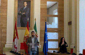 ep el alcalde de caceres en una rueda de prensa por estreaming