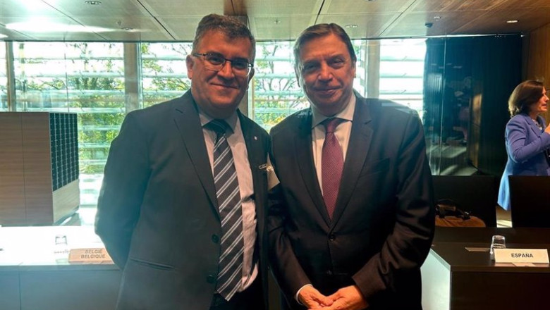 El conseller de Agricultura, Pesca y Medio Natural del Govern balear, Joan Simonet, y el ministro de Agricultura, Pesca y Alimentación del Gobierno, Luis Planas. | CAIB ep el conseller de agricultura pesca y medio natural del govern balear joan simonet y el ministro de
