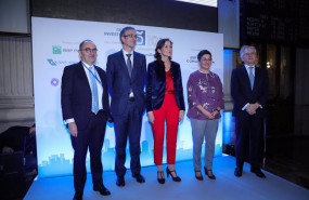 ep el gobernador del banco de espana pablo hernandez de cos 2i la ministra de industria comercio y