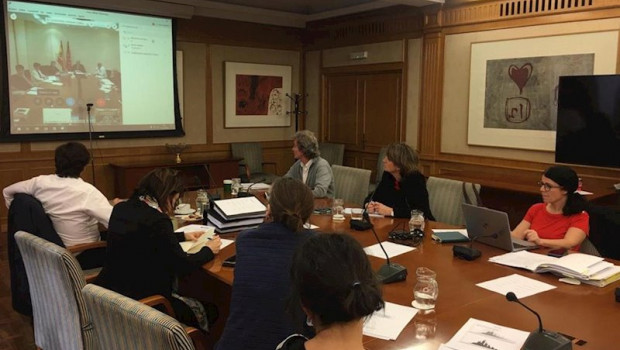 ep el ministro de sanidad salvador illa estudia con los consejeros del ramo el pase a la fase 1 de