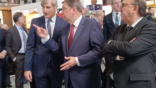 ep el ministro luis planas junto al secretario de accion climatica alimentacion y agenda rural de la