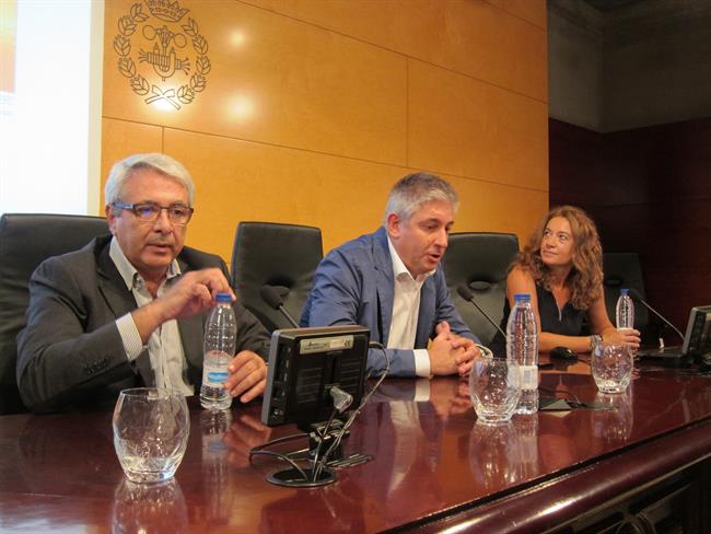 E.Macías (Solarwatt), R.Clusellas (Innover) y A.Farran (Icaen) | EUROPA PRESS ep emacias solarwatt rclusellas innover y afarran icaen