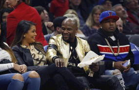 ep floyd mayweather jr durante un partido de la nba en el staples center