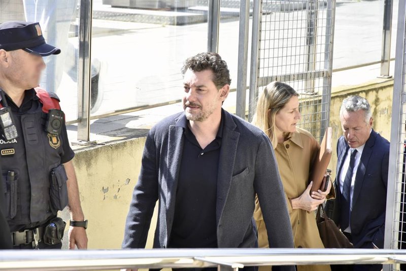 Jonathan Andic deja temporalmente la vicepresidencia de Mango para centrarse en su defensa