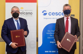 ep jose juan ruiz del rei y el presidente de cesce fernando salazar en la firma del acuerdo