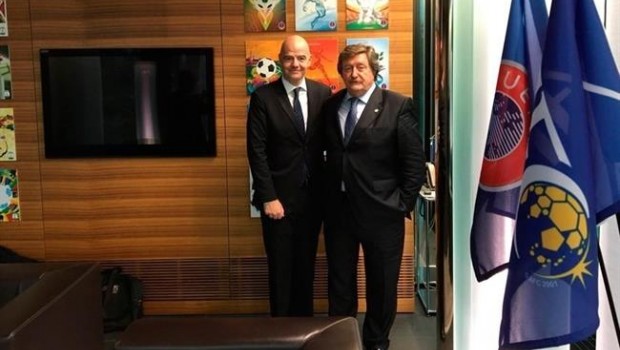 ep juan luis larreagianni infantino presidentela rfeffifa