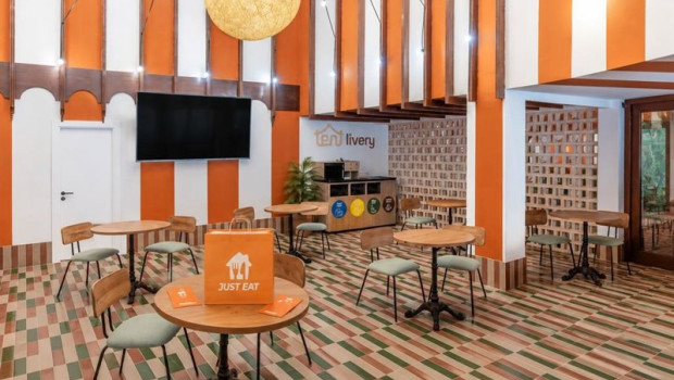 ep just eat y tent hotels se alian para llevar la comida a domicilio a las zonas comunes del hotel