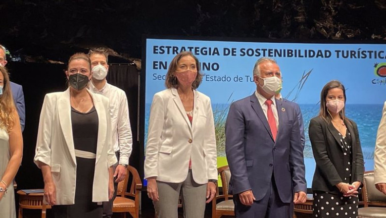 La ministra de Industria, Comercio y Turismo, Reyes Maroto, en Lanzarote en la presentación de la estrategia de sostenibilidad turística en destinos | MINISTERIO DE INDUSTRIA, COMERCIO Y TURISMO ep la ministra de industria comercio y turismo reyes maroto en lanzarote en la presentacion de la