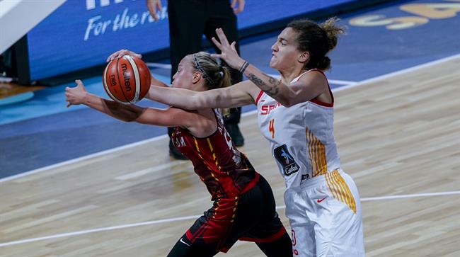 La pívot española Laura Nicholls, en un partido del Mundial | FEB ep la pivot espanola laura nicholls enpartidomundial