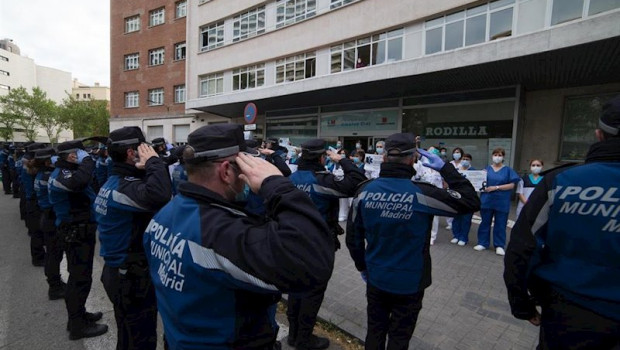 ep la policia municipal de madrid se une a los sanitarios del hospital fundacion jimenez diaz en