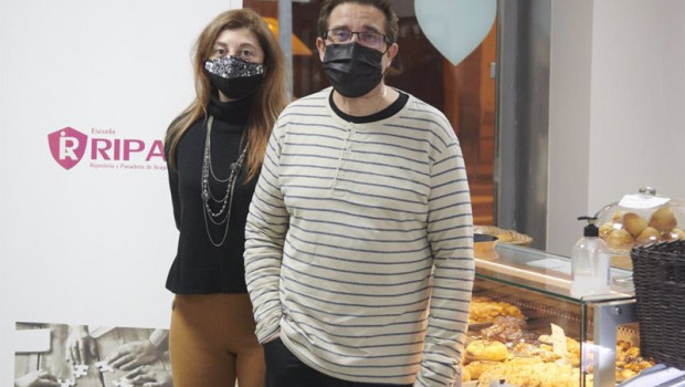 ep los fundadores de la escuela de pasteleria ripa que han recibido el apoyo de microbank
