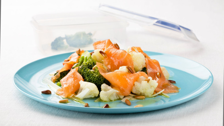 15 salmon noruego ahumado con ensalada de brocoli y coliflor angel robledo 15 salmon noruego ahumado con ensalada de brocoli y coliflor angel robledo
