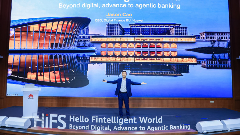Cao, director ejecutivo de Huawei Digital Finance Group pronuncia el discurso inaugural (PRNewsfoto/HUAWEI) ceo 2