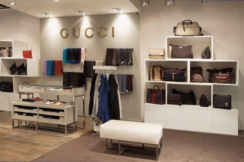 Kering, dueño de Gucci, cae a mínimos de siete años ante los débiles resultados