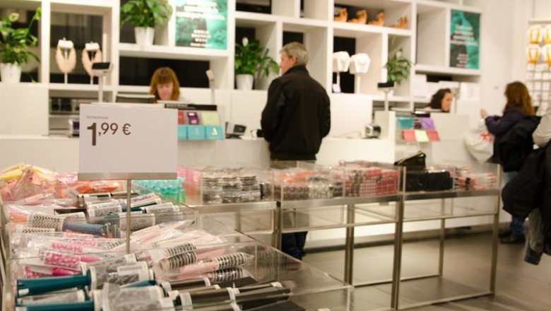 ep archivo   clientes en una tienda