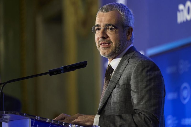 Aena propone 13.000 millones en inversiones y una subida media de las tarifas de 43 céntimos por pasajero