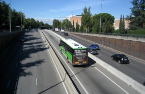 ep autobus interurbano en un carril bus-vao