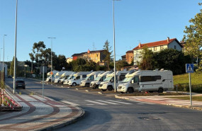ep autocaravanas estacionadas en gallarta en abanto zierbena bizkaia