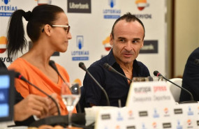 ep el ciclista espanol ricardo ten junto a la nadadora teresa perales durante los desayunos
