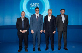 ep el ministro de industria y turismo jordi hereu el presidente del gobierno pedro sanchez el