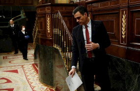 ep el presidente del gobierno pedro sanchez baja de la tribuna al termino del pleno del congreso