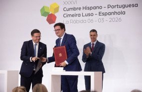 ep el primer ministro de la republica portuguesa luis montenegro junto al presidente del gobierno