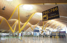 ep instalaciones internas de la terminal 4 del aeropuerto adolfo suarez madrid-barajas