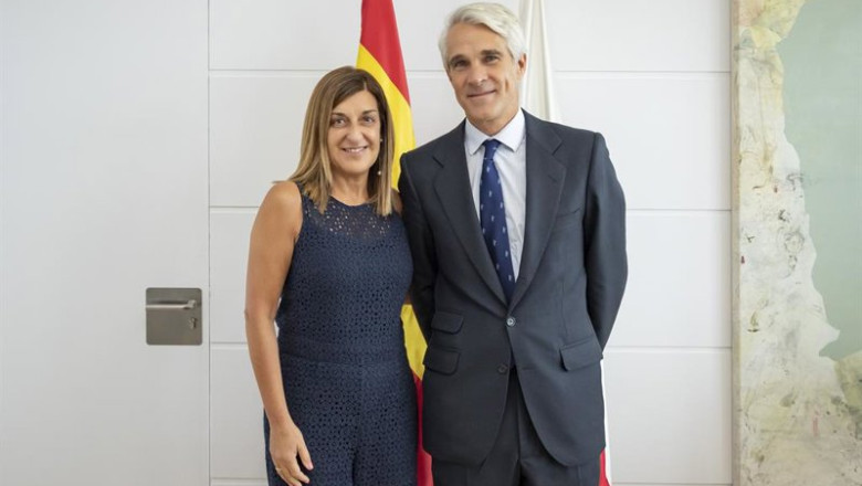 ep la presidenta de cantabria maria jose saenz de buruaga y el presidente de telefonica espana borja