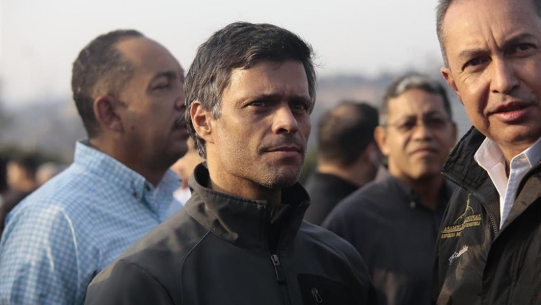 Leopoldo López abandona la Embajada de Chile en Venezuela y se traslada junto a su familia a la de España | Rafael Hernandez/dpa ep leopoldo lopez abandonaembajadachilevenezuelase trasladaafamilialaespana