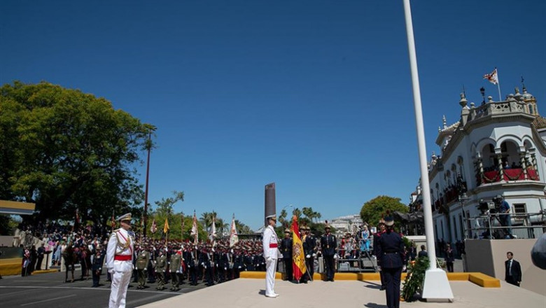 Llos Reyes de España presiden la parada militar y el desfile con motivo del Día de las Fuerzas Armadas | Jesús Prieto - Europa Press ep llos reyesespana presidenparada militardesfilemotivodialas fuerzas armadas