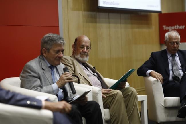 Los expresidentes del Parlamento Europeo Josep Borrell, Gil Robles y Barón | EUROPA PRESS - Archivo ep los expresidentesparlamento europeo josep borrell gil roblesbaron