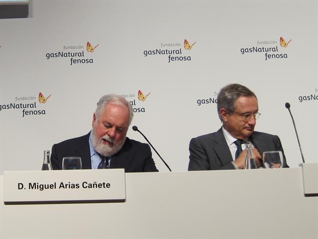 M.Arias Cañete (CE) y R.Villaseca (Gas Natural) | EUROPA PRESS ep marias canete ce y rvillaseca gas natural