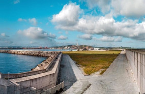 ep muelle romualdo alvargonzalez figaredo en el puerto gijones de el musel