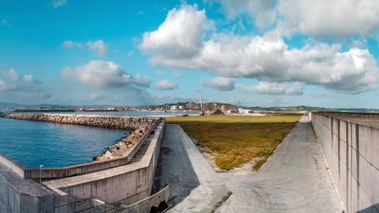 ep muelle romualdo alvargonzalez figaredo en el puerto gijones de el musel