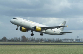 ep np vueling facilita el traslado de jovenes a los campamentos de la aecc para desconectar del