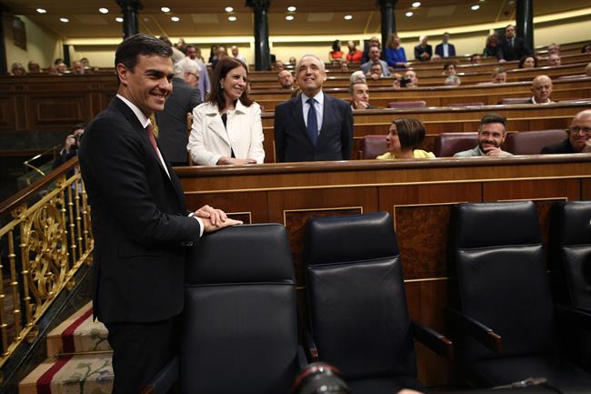 Pedro Sánchez, líder del PSOE, en su escaño de presidnete del Gobierno | Europa Press - Archivo ep pedro sanchez liderpsoe enescanopresidnetegobierno