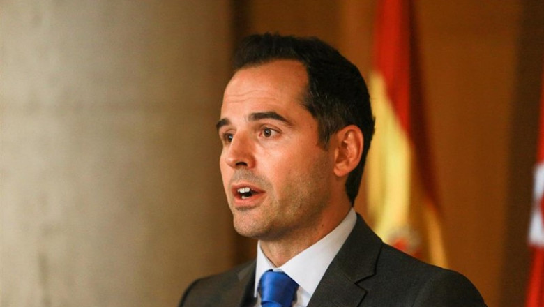 El portavoz de Ciudadanos en la Asamblea de Madrid, Ignacio Aguado, en rueda de prensa tras la primera sesión del segundo pleno de la investidura de la candidata del PP a la Presidencia de la Comunidad de Madrid. | Ricardo Rubio - Europa Press ep portavozciudadanosla asambleamadrid ignacio aguado en ruedaprensala primera sesionsegundo plenola investidurala candidatappla presidenciala comunidadmadrid