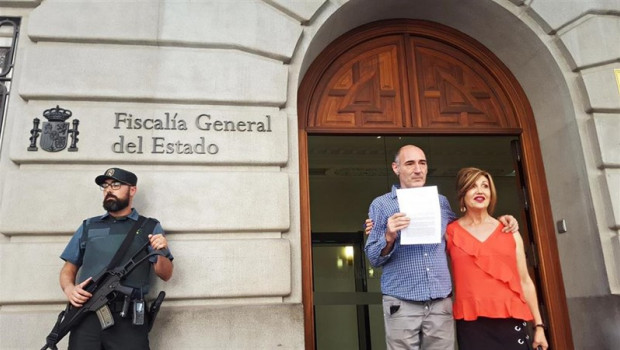 ep presidenteobservatorilhomofobiacatalunya eugeni rodriguez ypresidentala federacion plataforma trans mar cambrolle portanescrito registradola fiscalia generalestadoque actuepartido vox