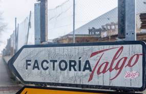 ep un cartel indica la sede de talgo en madrid espana
