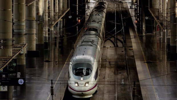ep un tren en la estacion de atocha a 31 de octubre de 2024 en madrid