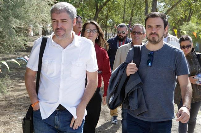Unai Sordo (CCOO) y Alberto Garzón (IU) durante clausura de Escuela de Verano IU | IU/JOSÉ CAMÓ ep unai sordo ccoo y alberto garzon iu durante clausuraescuelaverano iu