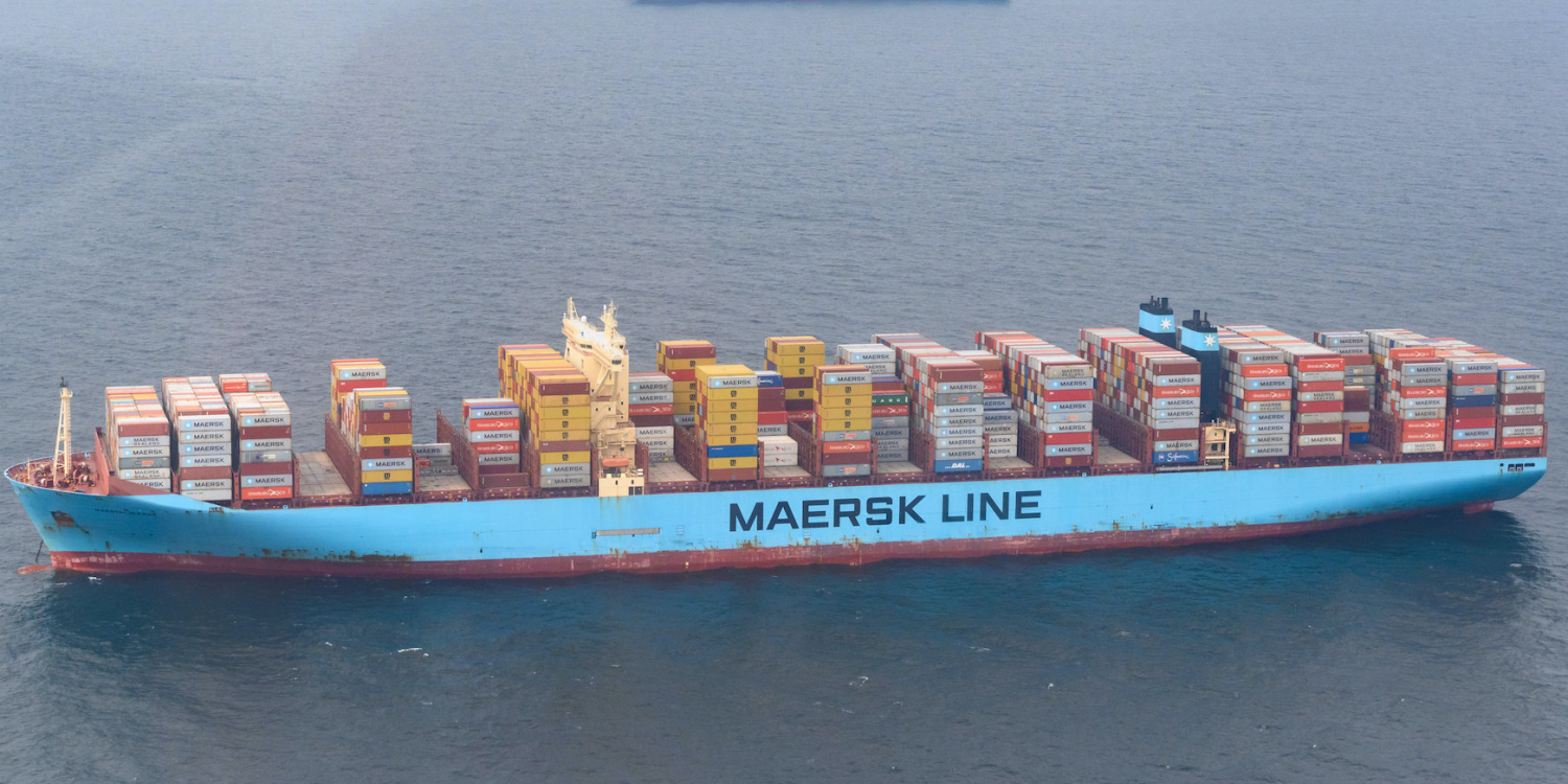 maersk porte conteneurs a l ancre 20240117191925 