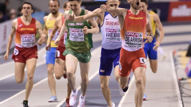 ep alvaro de arriba celebra su victoria en la final de loss 800 metros de los europeos en pista
