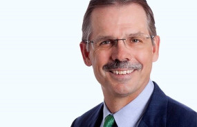 ep archivo   el consejero de santander glenn hogan hutchins