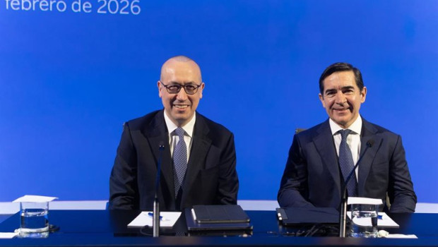 ep archivo   el presidente de bbva carlos torres vila d y el consejero delegado onur gen i
