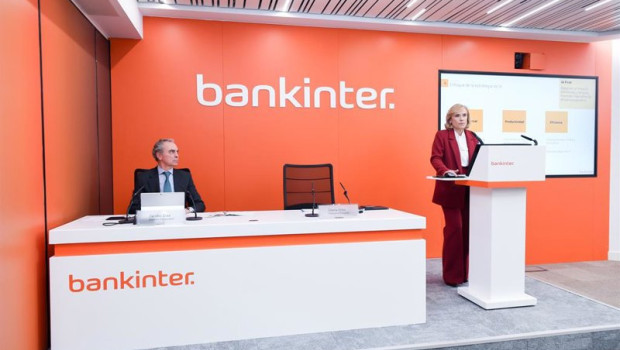 ep archivo   la consejera delegada de bankinter gloria ortiz y el director financiero jacobo diaz